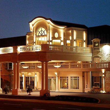 Chateau Louis Hotel & Conference Centre Edmonton Esterno foto