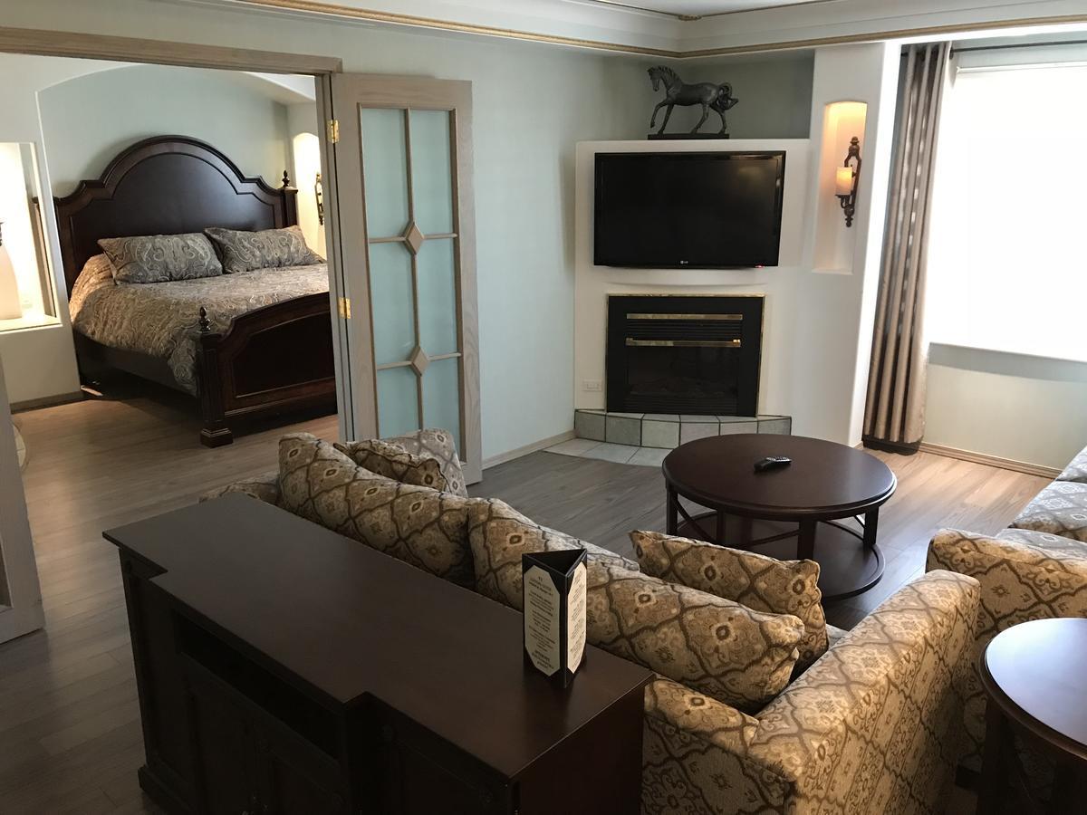 Chateau Louis Hotel & Conference Centre Edmonton Esterno foto