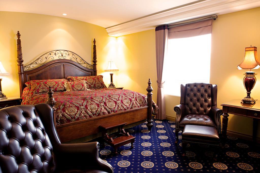 Chateau Louis Hotel & Conference Centre Edmonton Esterno foto