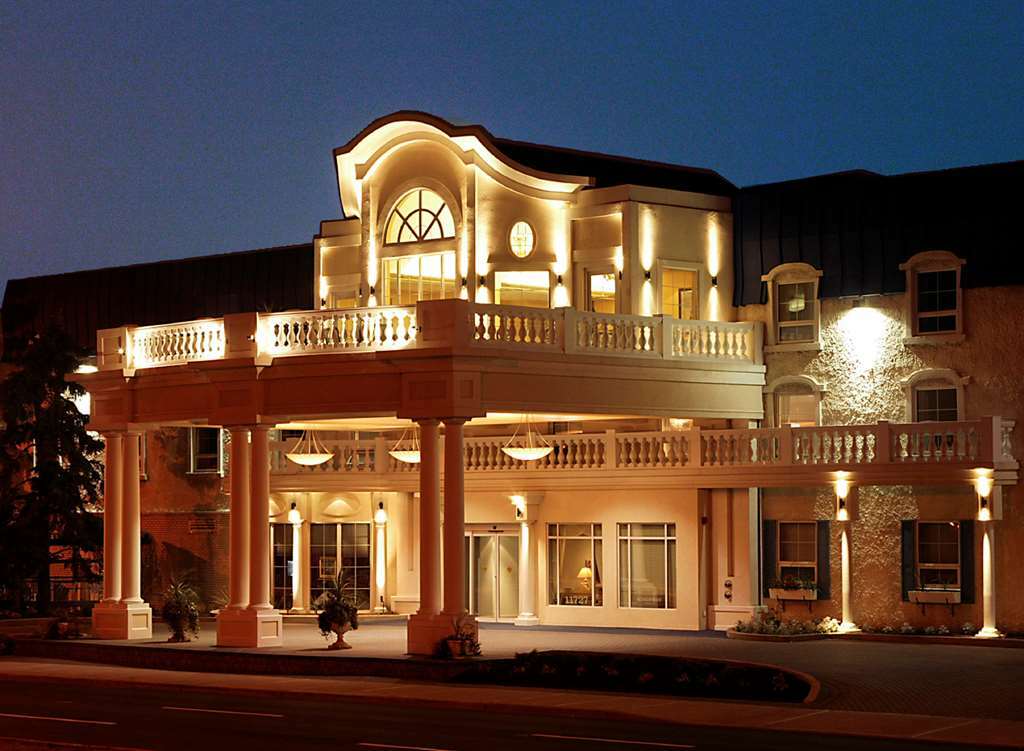Chateau Louis Hotel & Conference Centre Edmonton Esterno foto