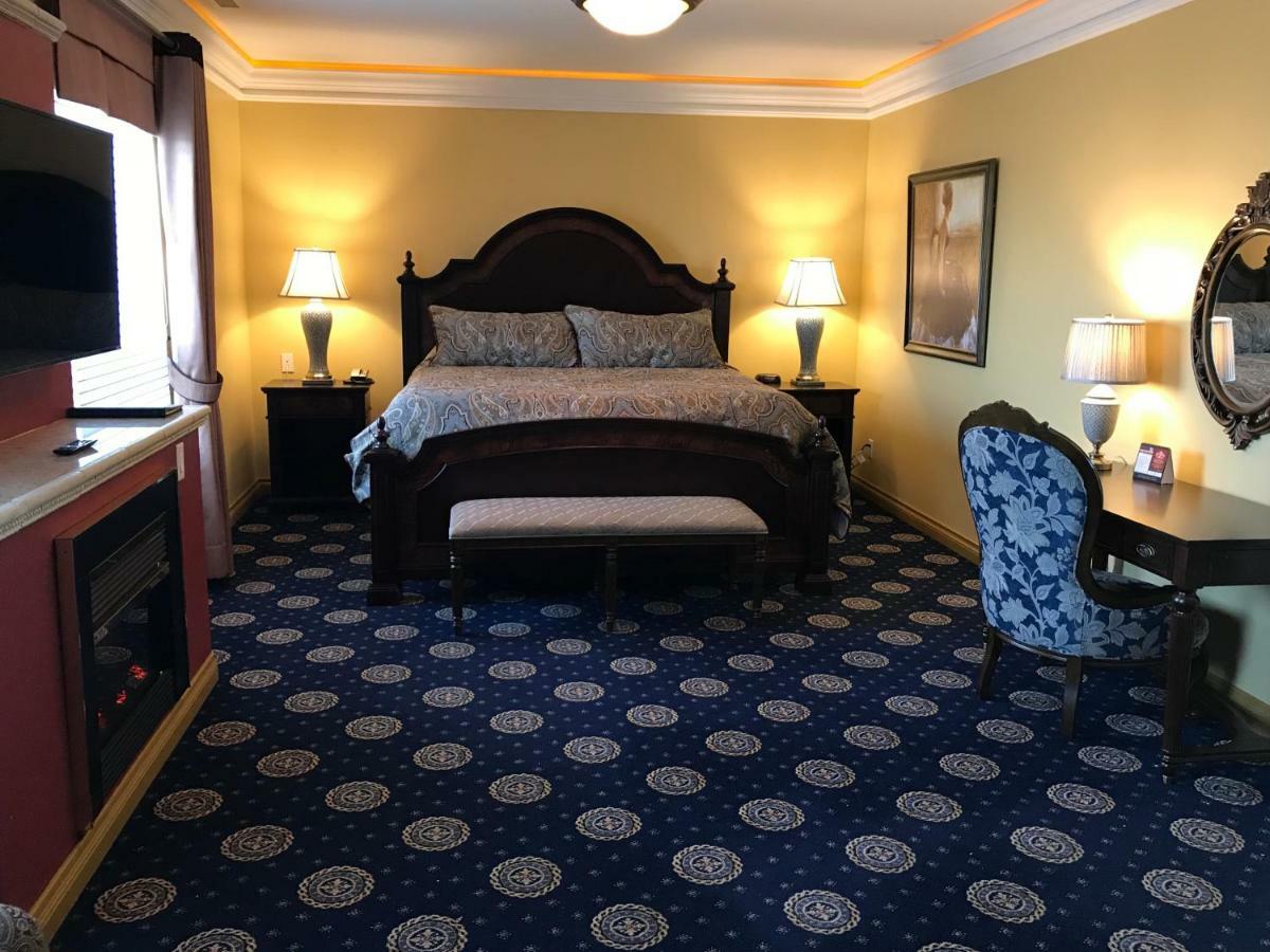 Chateau Louis Hotel & Conference Centre Edmonton Esterno foto