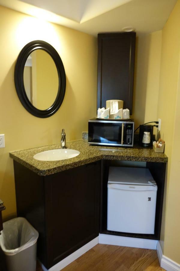 Chateau Louis Hotel & Conference Centre Edmonton Esterno foto