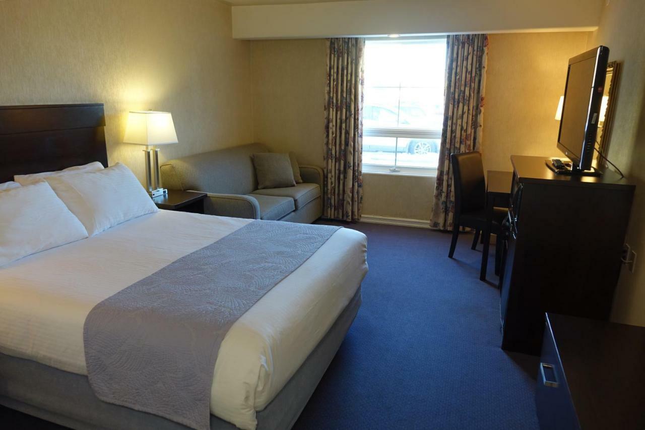 Chateau Louis Hotel & Conference Centre Edmonton Esterno foto