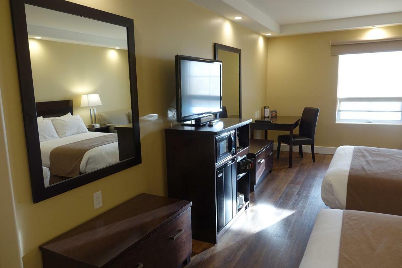 Chateau Louis Hotel & Conference Centre Edmonton Esterno foto