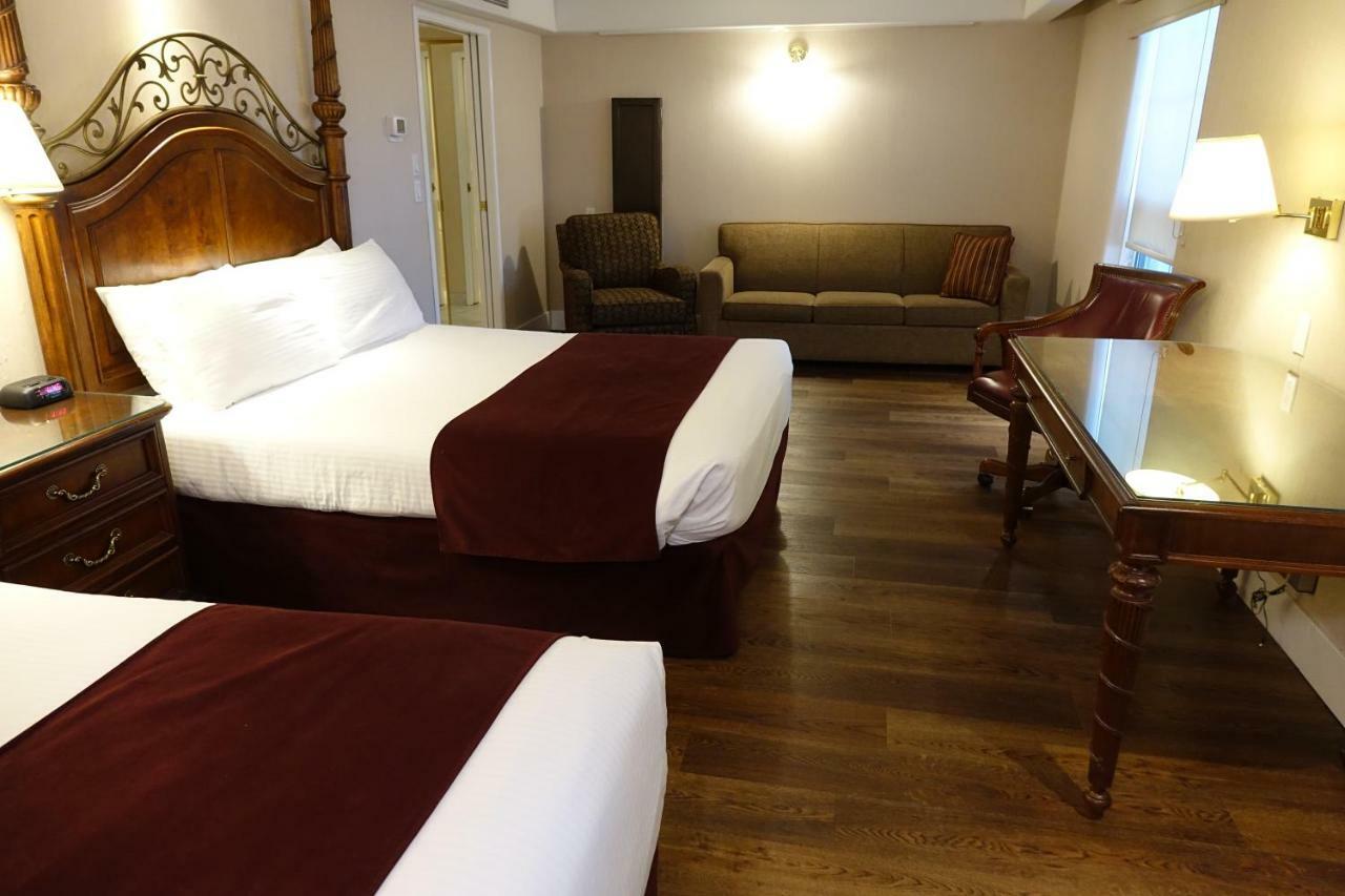 Chateau Louis Hotel & Conference Centre Edmonton Esterno foto